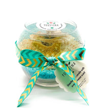 Load image into Gallery viewer, Seashell Gel Candle with Ocean Breeze Scent 15 oz, Gift Candle, Centerpiece by Youstina Naturals