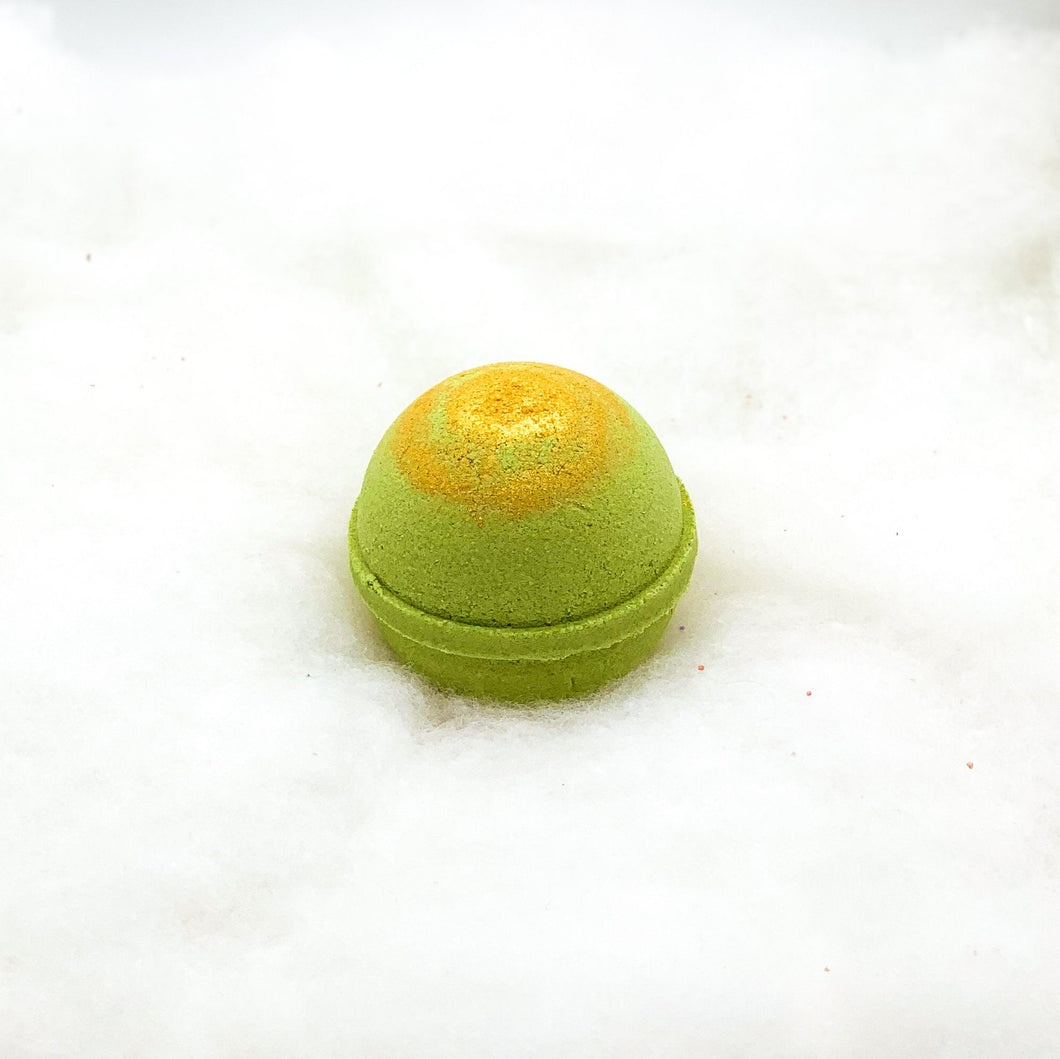 Matcha Green Tea Bath Bomb with Peppermint and Tea Tree essential oils 7 oz / Luxury Large Bath Bombs / Christmas Gift