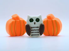 Load image into Gallery viewer, Natural Fall Soaps Gift Set with Coconut milk and Country Pumpkin scent / Thanksgiving Guest soap decor / Halloween Mini Bar
